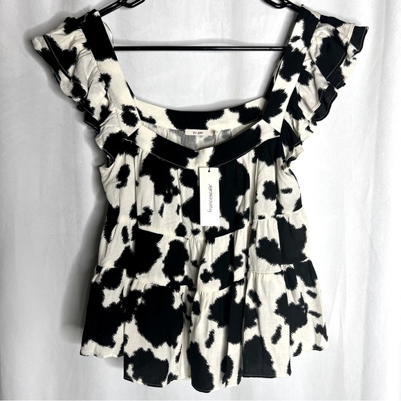 NWT Francesca’s Lilian Cow-print Blouse Size Small Black &White short sleeve Top - Picture 2 of 11